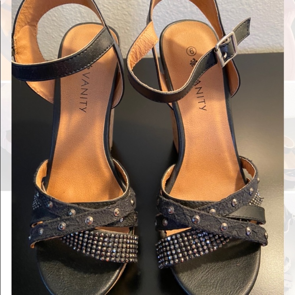 Vanity Wedges